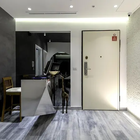 Urban בית הארחה 3*