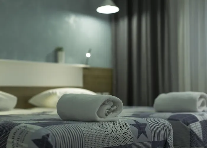 Urban بيت ضيافة تيرانا