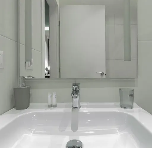 招待所 Urban 地拉那